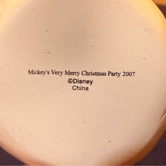 Disney Mickey’s Very Merry Christmas Party Snowman Mickey Mouse Ornament 2007 - Picture 2 of 7